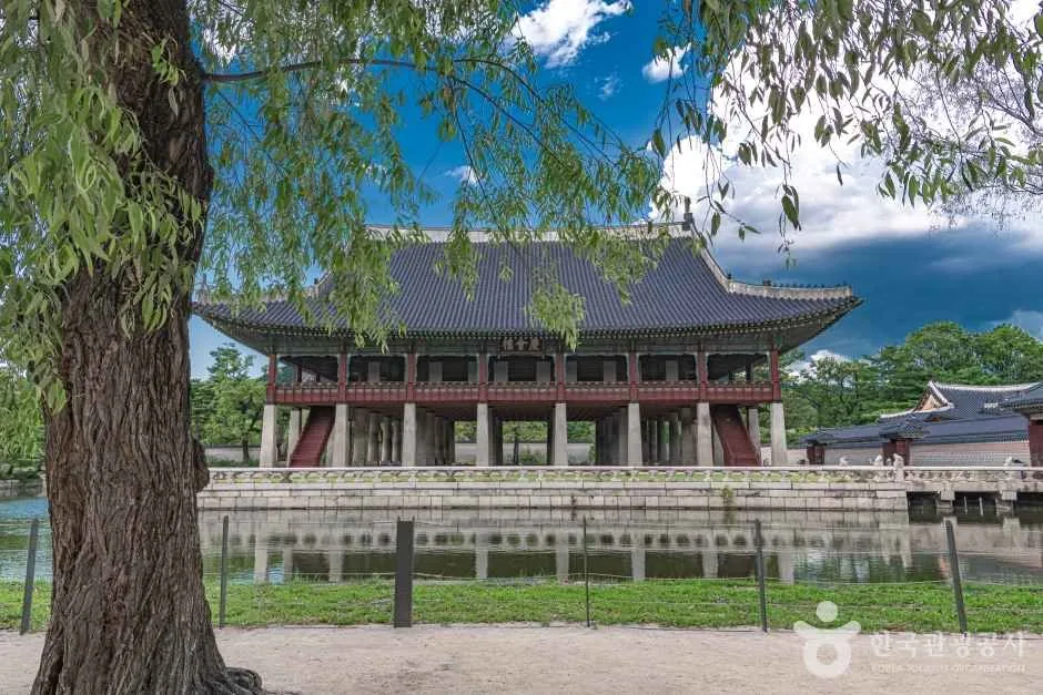 Gyeonghoeru Pavilion reflected in its pond at Gyeongbokgung Palace in Seoul